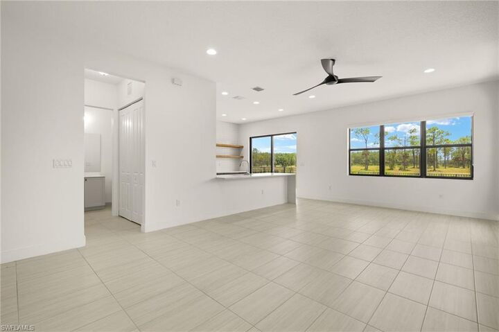 Property Photo: 5562 Agostino Way FL 34142