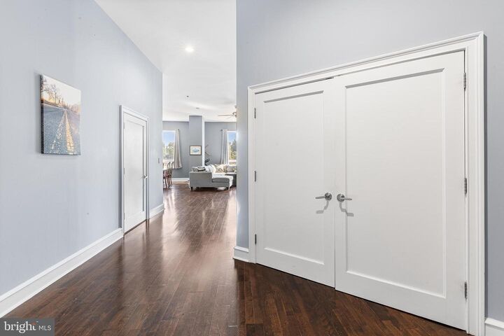Property Photo:  201 N 8th Street 59 202  PA 19106 