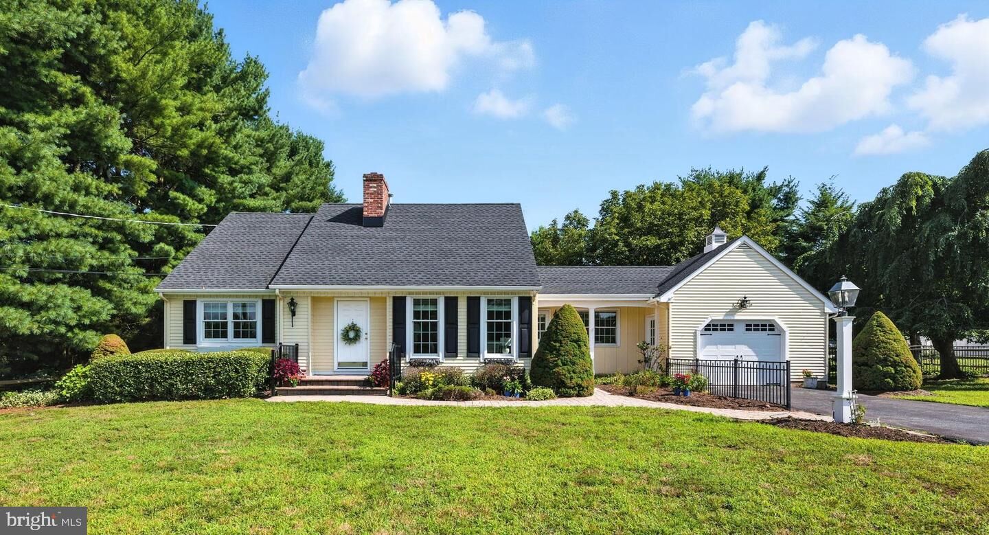 Property Photo:  130 Salina Road  NJ 08080 
