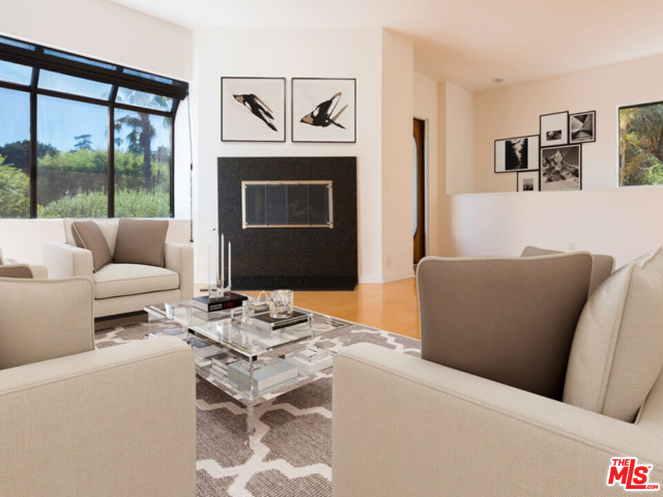 Property Photo: 3023 Berkeley Ave CA 90026