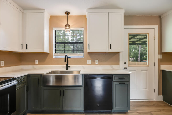 Property Photo:  5593 Galaxy Drive  FL 32539 