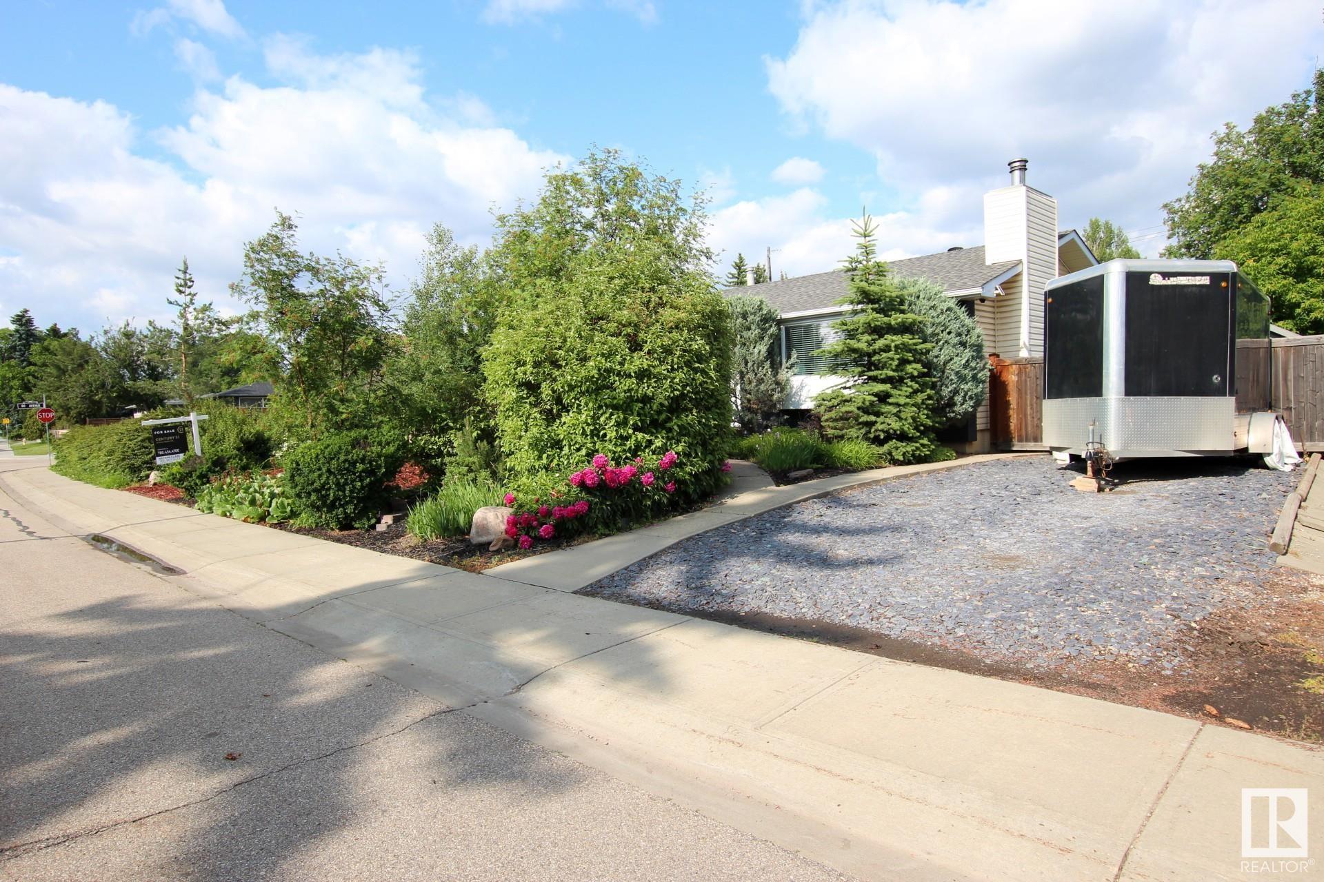 Photo de la propriété:  159 Laurier Drive NW  AB T5R 5P9 