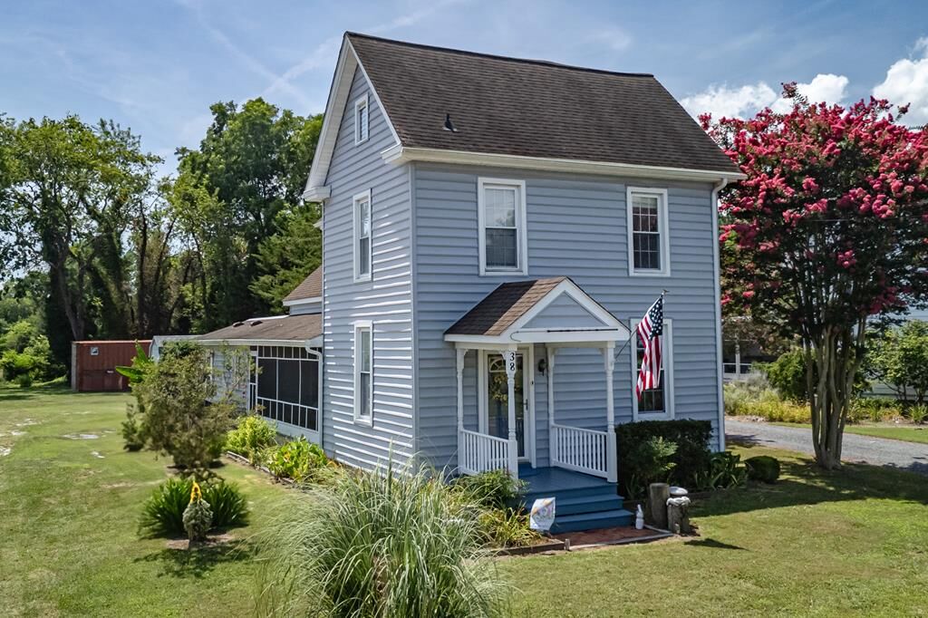 Property Photo: 38 Main St VA 23480