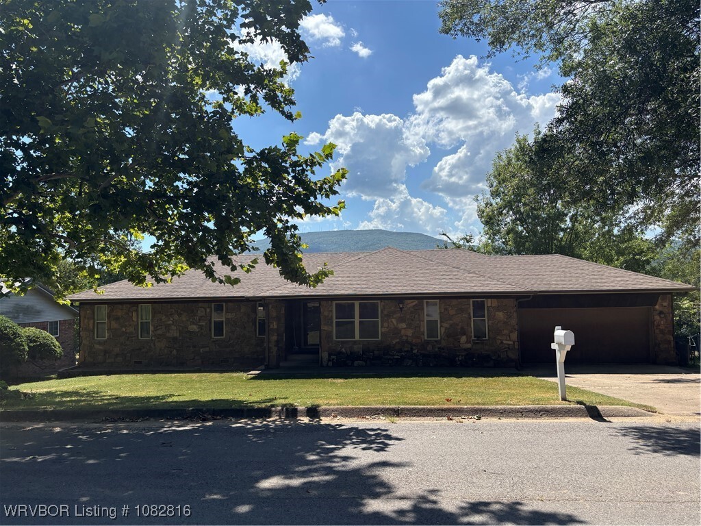 Property Photo:  115 Crest Drive  OK 74953 