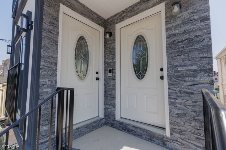Property Photo:  515 Walnut St 2  NJ 07201 