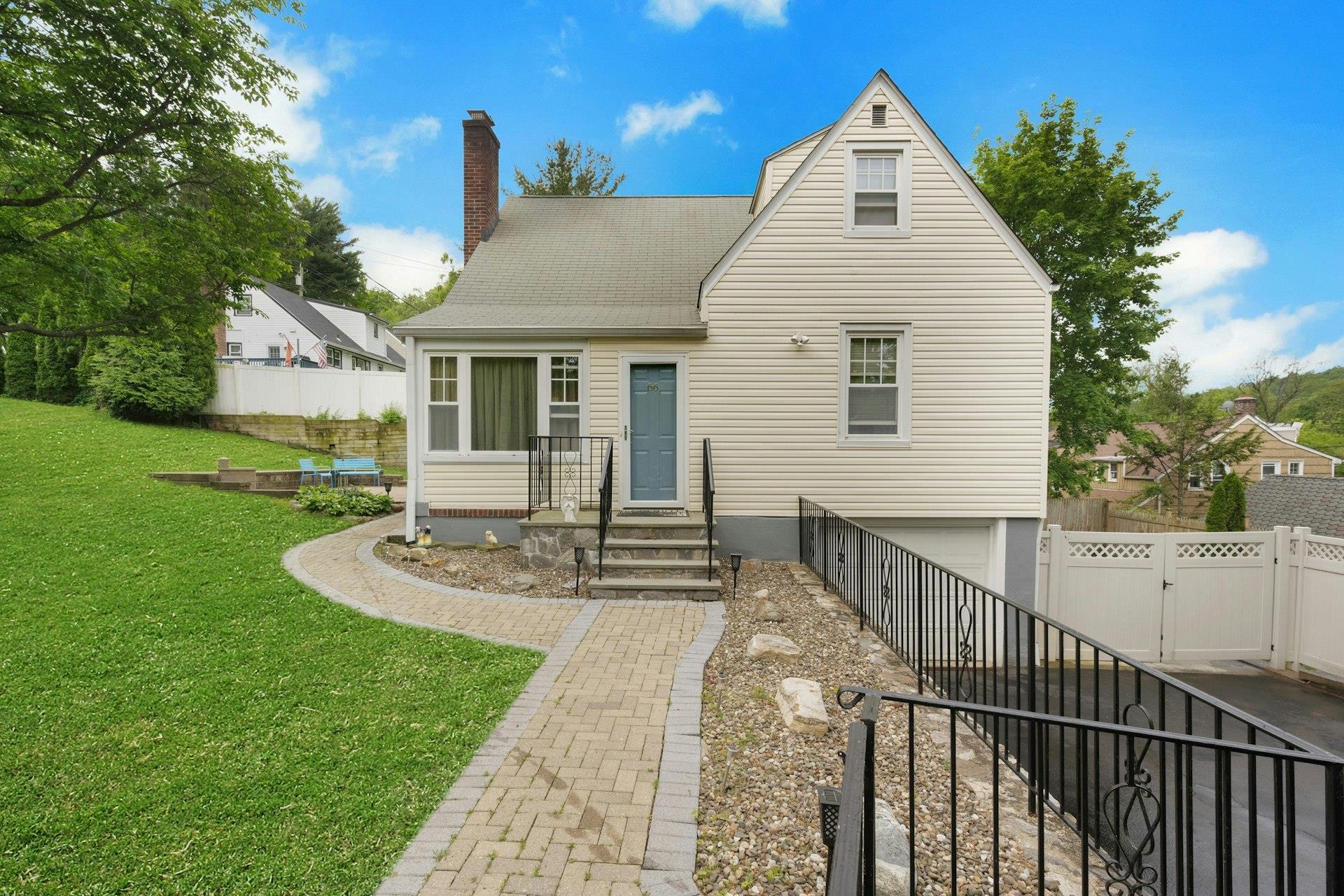 66 Columbia Avenue  Thornwood NY 10594 photo
