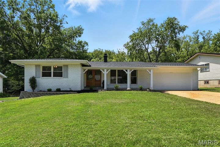 15282 Springrun Drive  Chesterfield MO 63017 photo