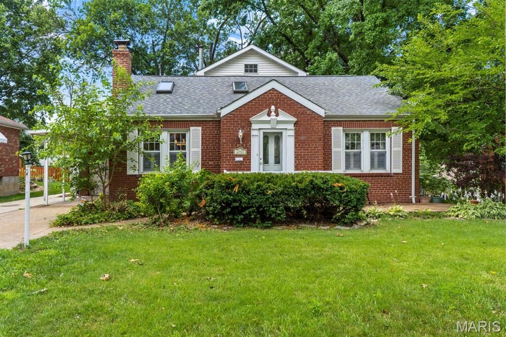 Property Photo:  6752 Eichelberger Street  MO 63109 