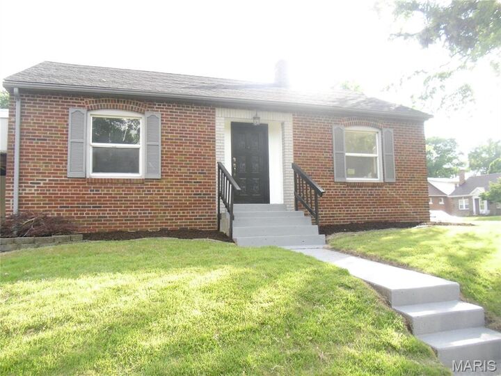 Property Photo: 2564 Benton Street IL 62040
