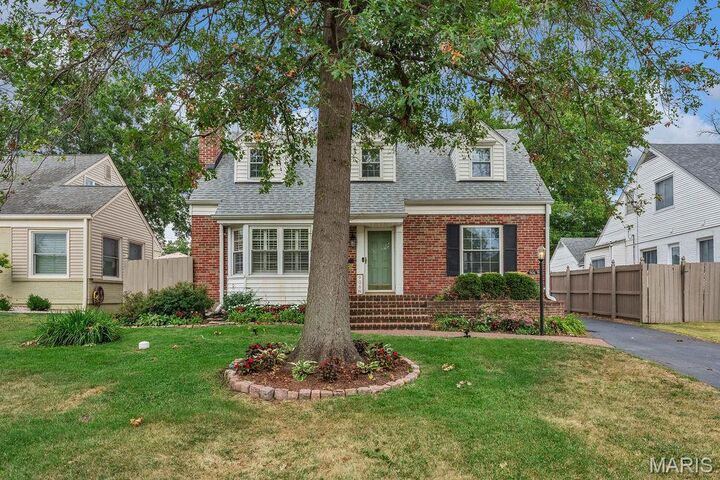 Property Photo:  906 N Taylor Avenue  MO 63122 