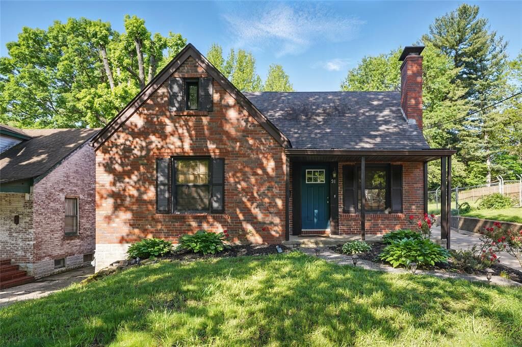 Property Photo: 31 S Hartnett Avenue MO 63135