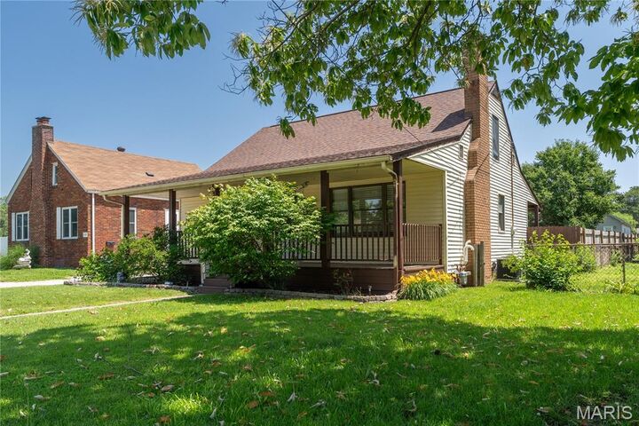 Property Photo: 523 N 6th Street IL 62095