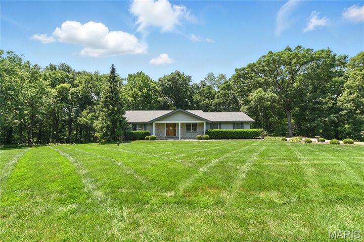 Property Photo:  3 Hickory Hill Court  MO 63366 