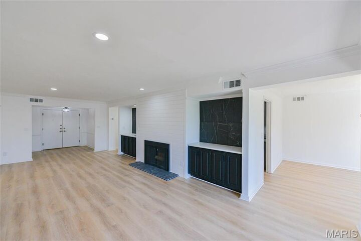 Property Photo: 590 Sarah Lane 303 MO 63141