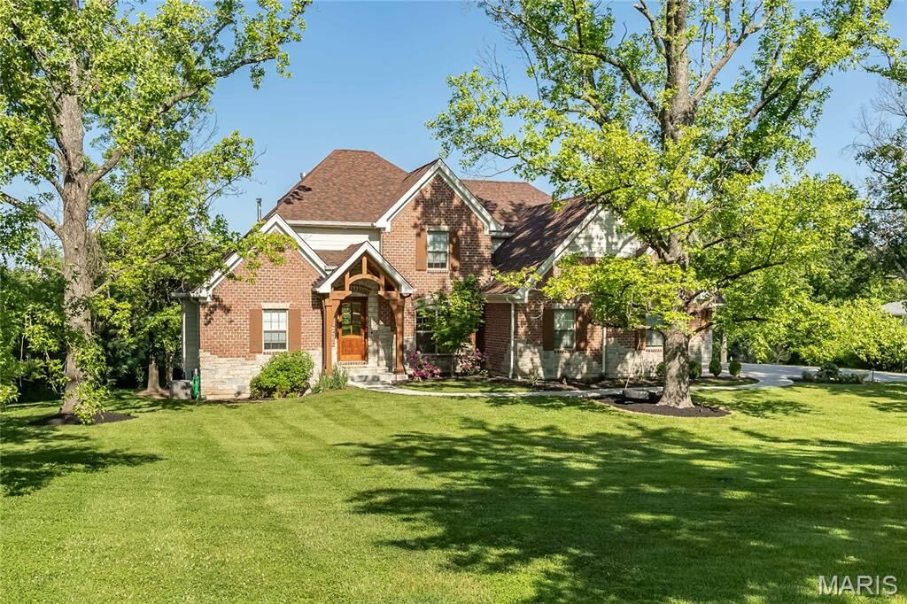 Property Photo:  111 N Mosley Road  MO 63141 