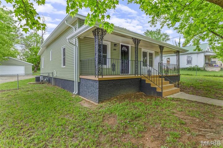 Property Photo:  300 Lewis Street  MO 63601 