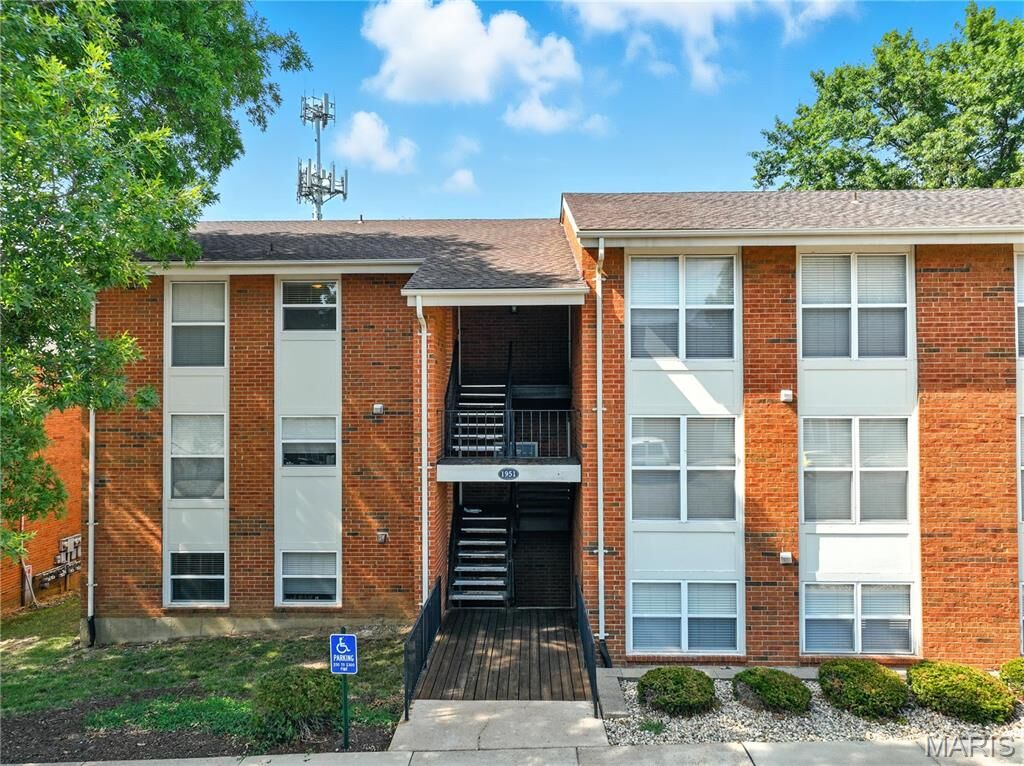 Property Photo:  1951 Greenpoint Drive 103  MO 63122 