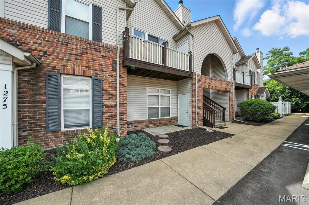 Property Photo: 1275 Gardens Circle Drive MO 63125