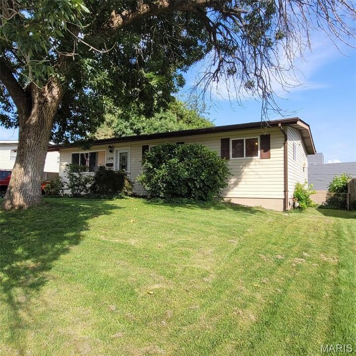 Property Photo: 1270 Bobolink Drive MO 63031
