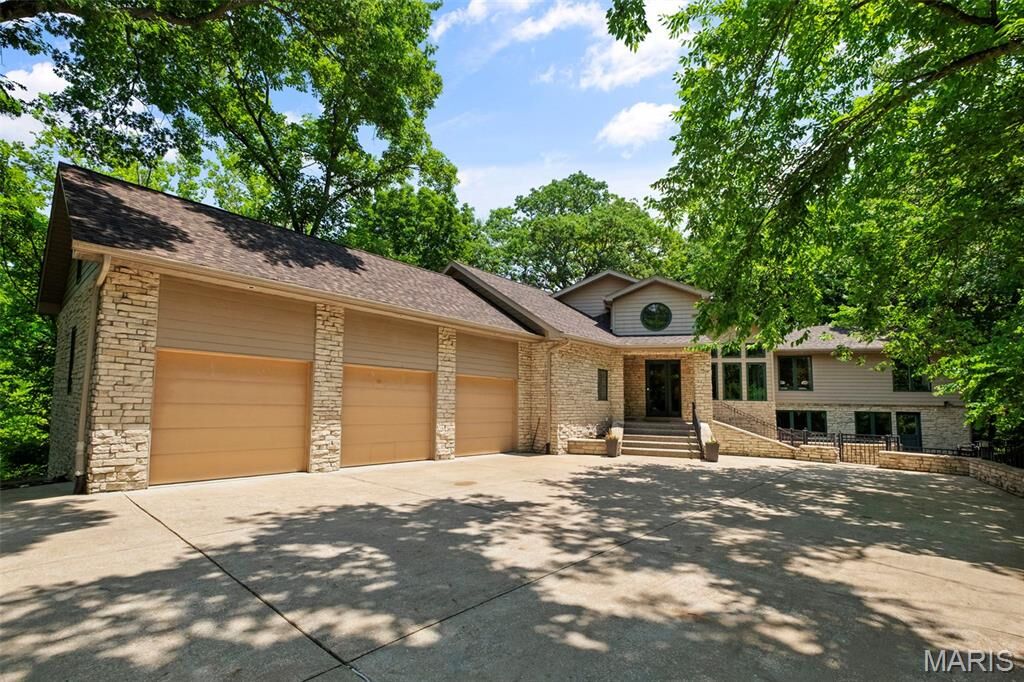 Property Photo:  1800 W Adams Avenue  MO 63122 
