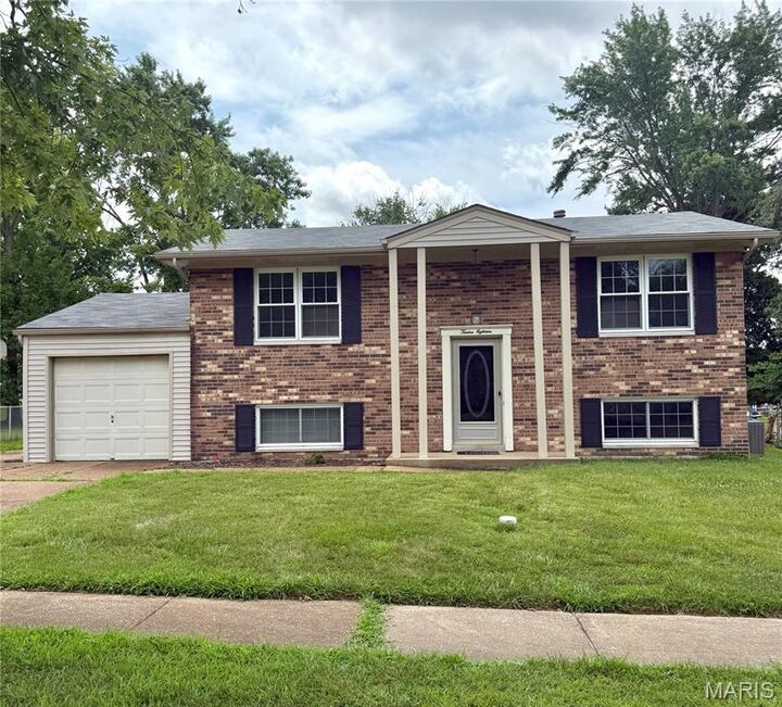 1218 Feliz Ln  Fenton MO 63026 photo