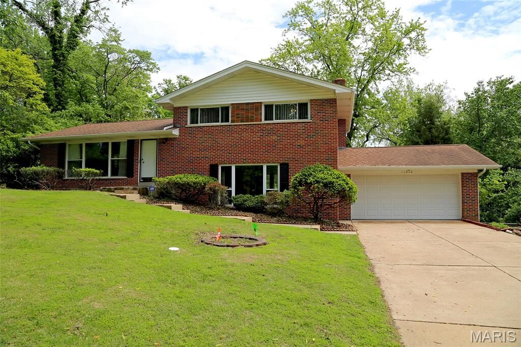 Property Photo: 11042 Easy Street MO 63074