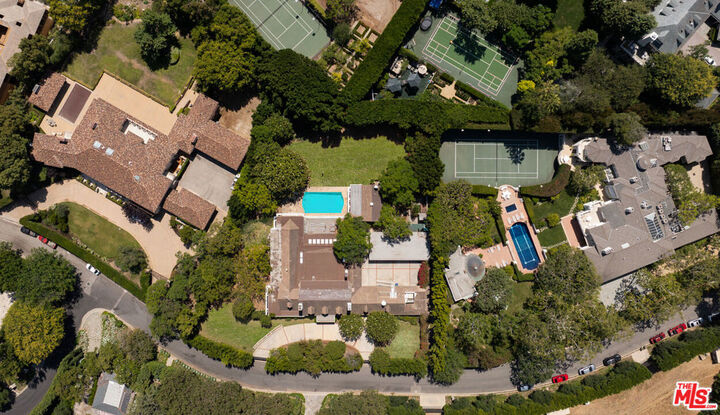 327 Delfern Drive  Los Angeles CA 90077 photo