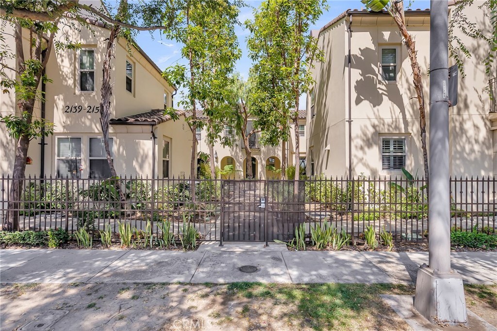 Property Photo: 2151 Atlantic Avenue CA 90806