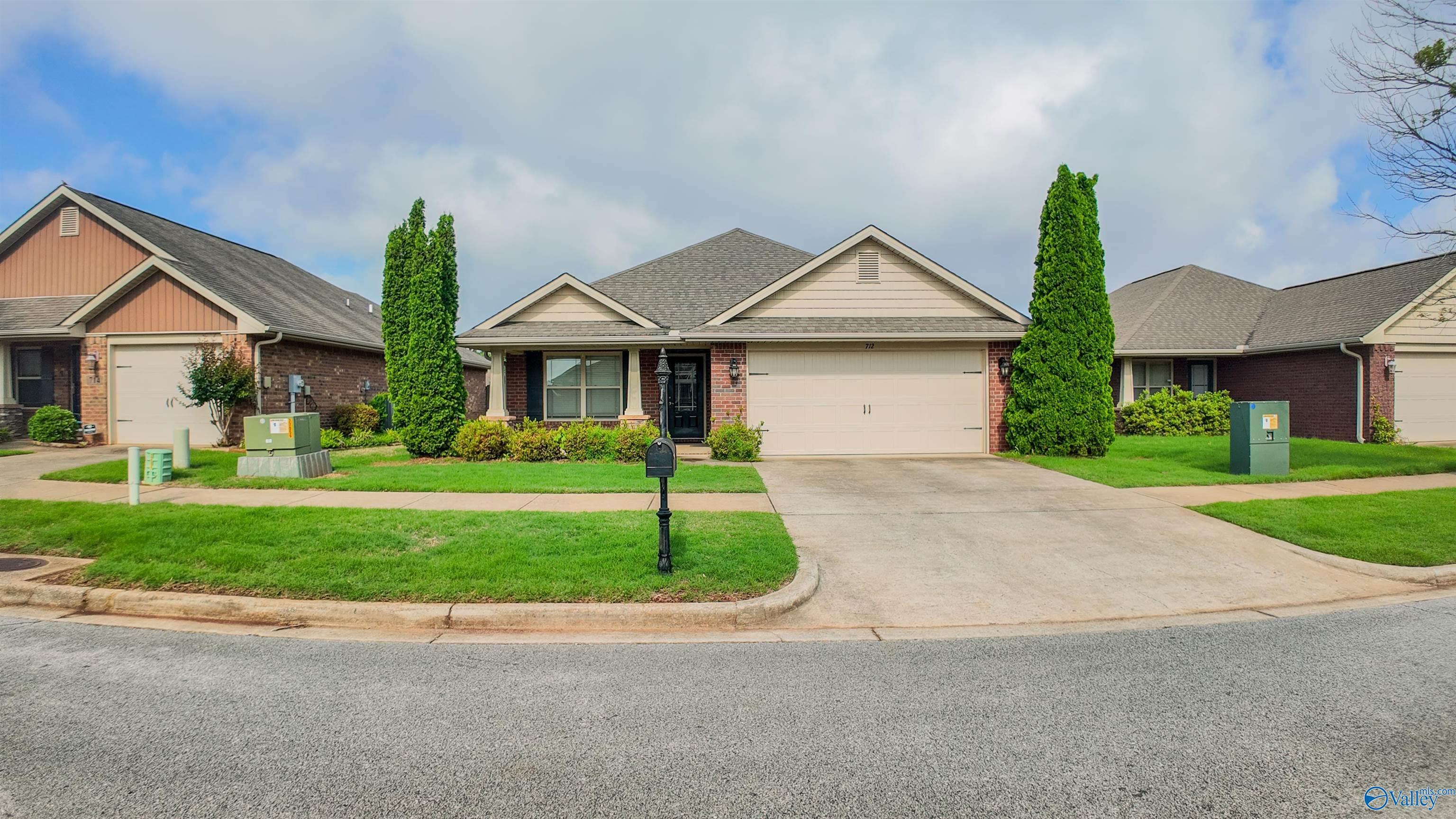 Property Photo:  712 Willow Shoals Drive  AL 35756 