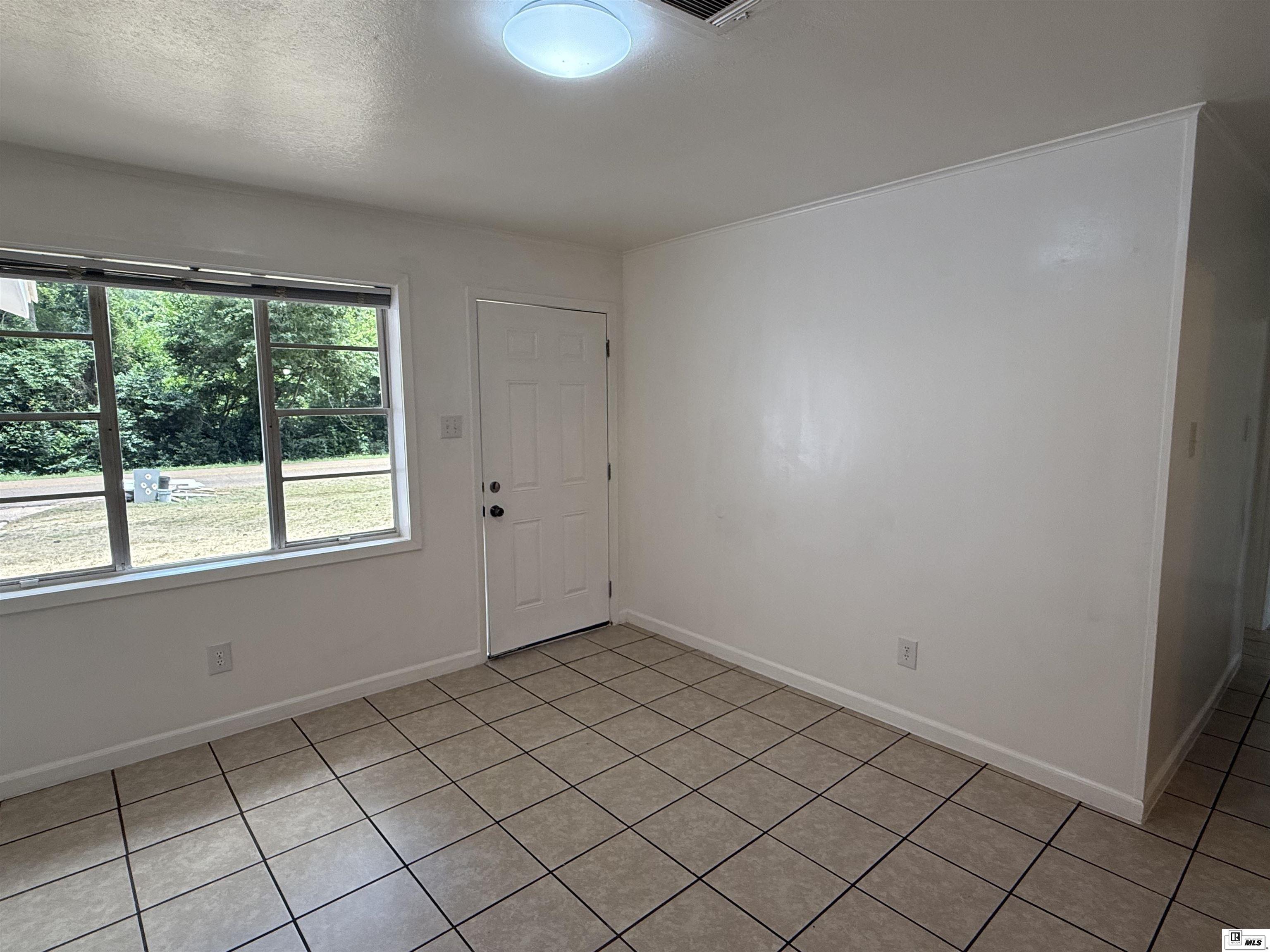 Property Photo: 800 McDonald Avenue LA 71270