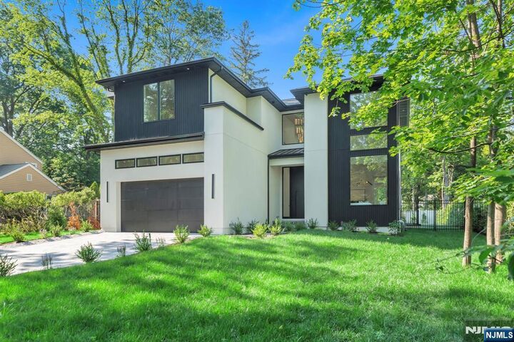 Property Photo:  43 Oak Avenue  NJ 07670 