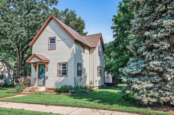 Property Photo:  319 Polk Street  MN 55303 