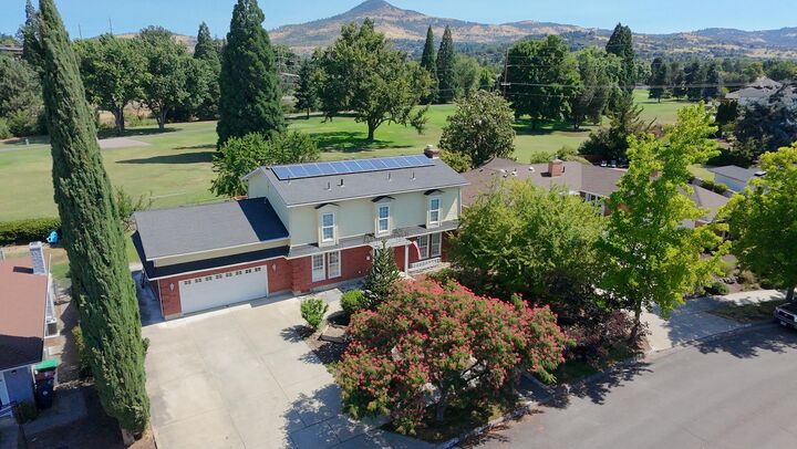 3005 El Dorado Drive  Medford OR 97504 photo