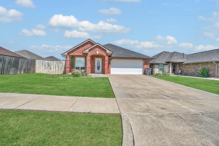 Property Photo:  2304 SW 45th Street  OK 73505 