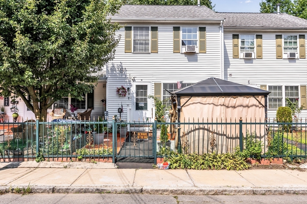 Property Photo:  8 Hall St 8  MA 01841 