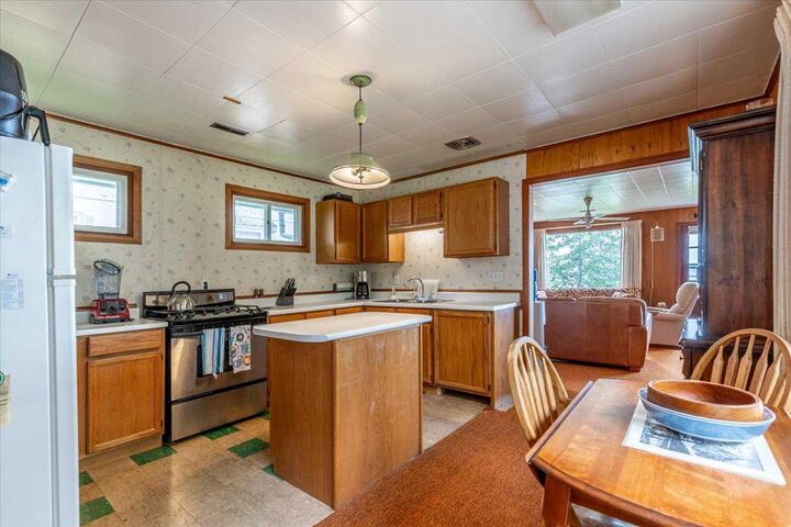 Property Photo: 59 Beach Avenue AB T0C 2C0