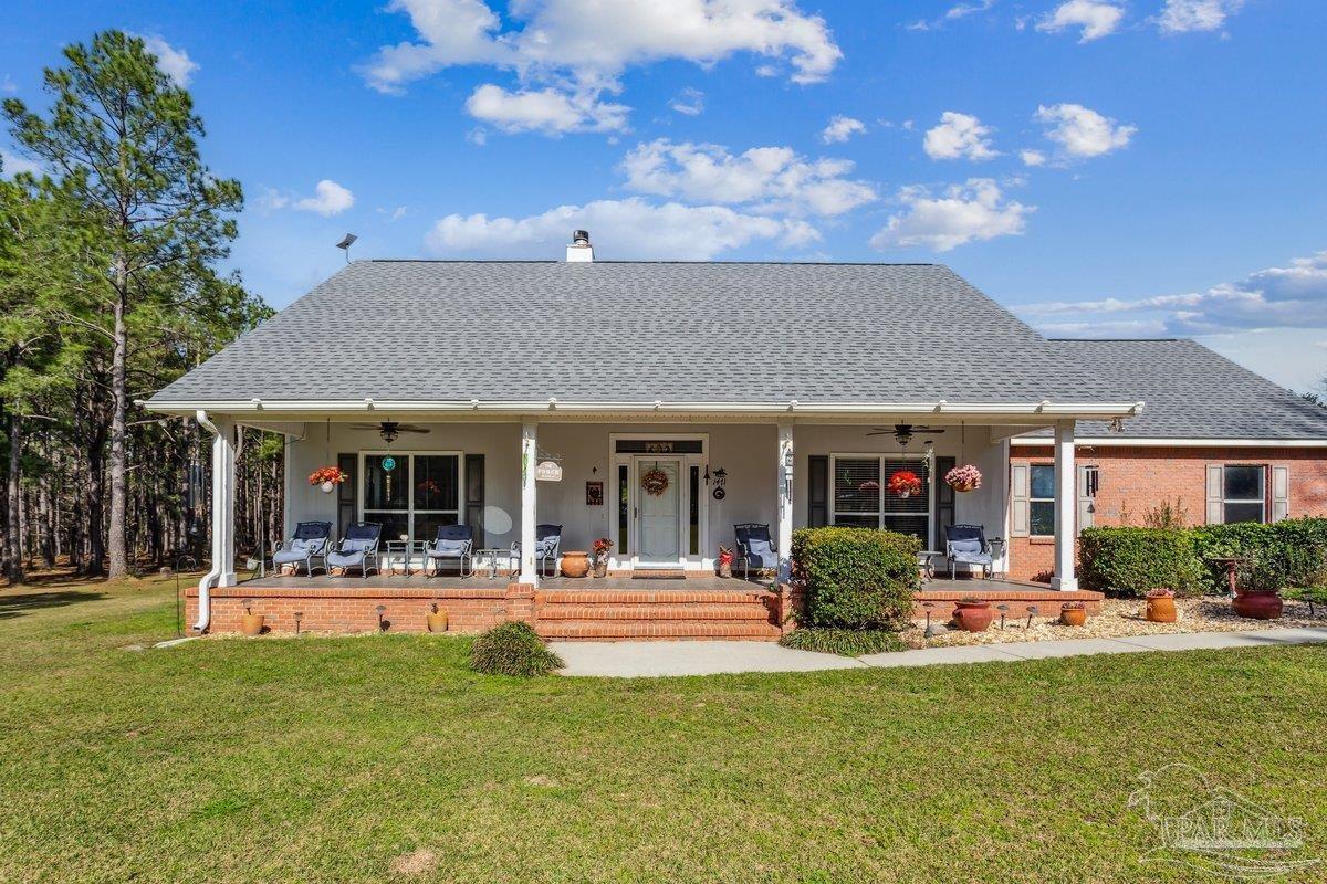 Property Photo: 1471 Hwy C-180 FL 32531