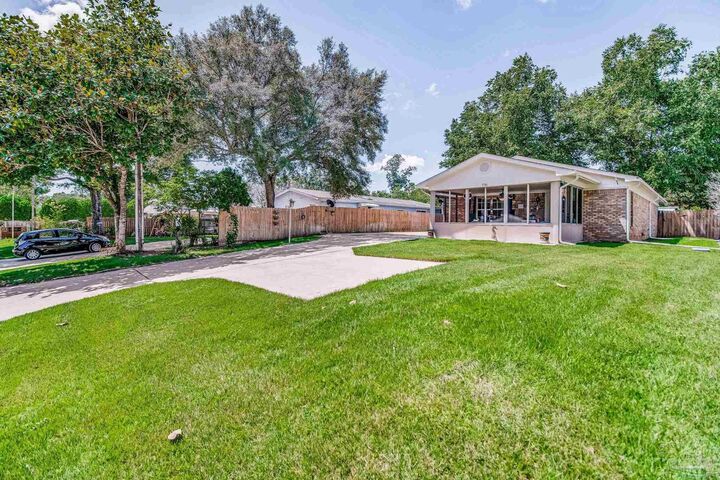 Property Photo:  1716 S Spanish Cove Dr  AL 36549 