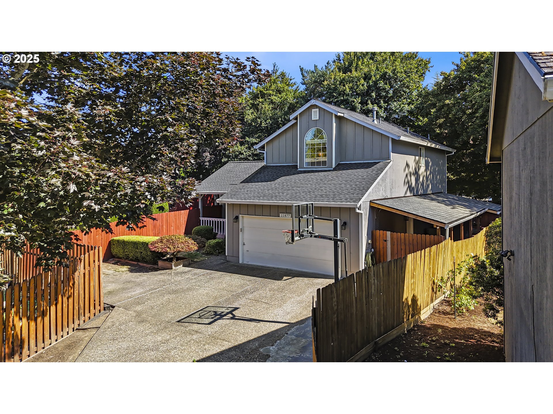 Property Photo: 11877 SW Morning Hill Dr OR 97223