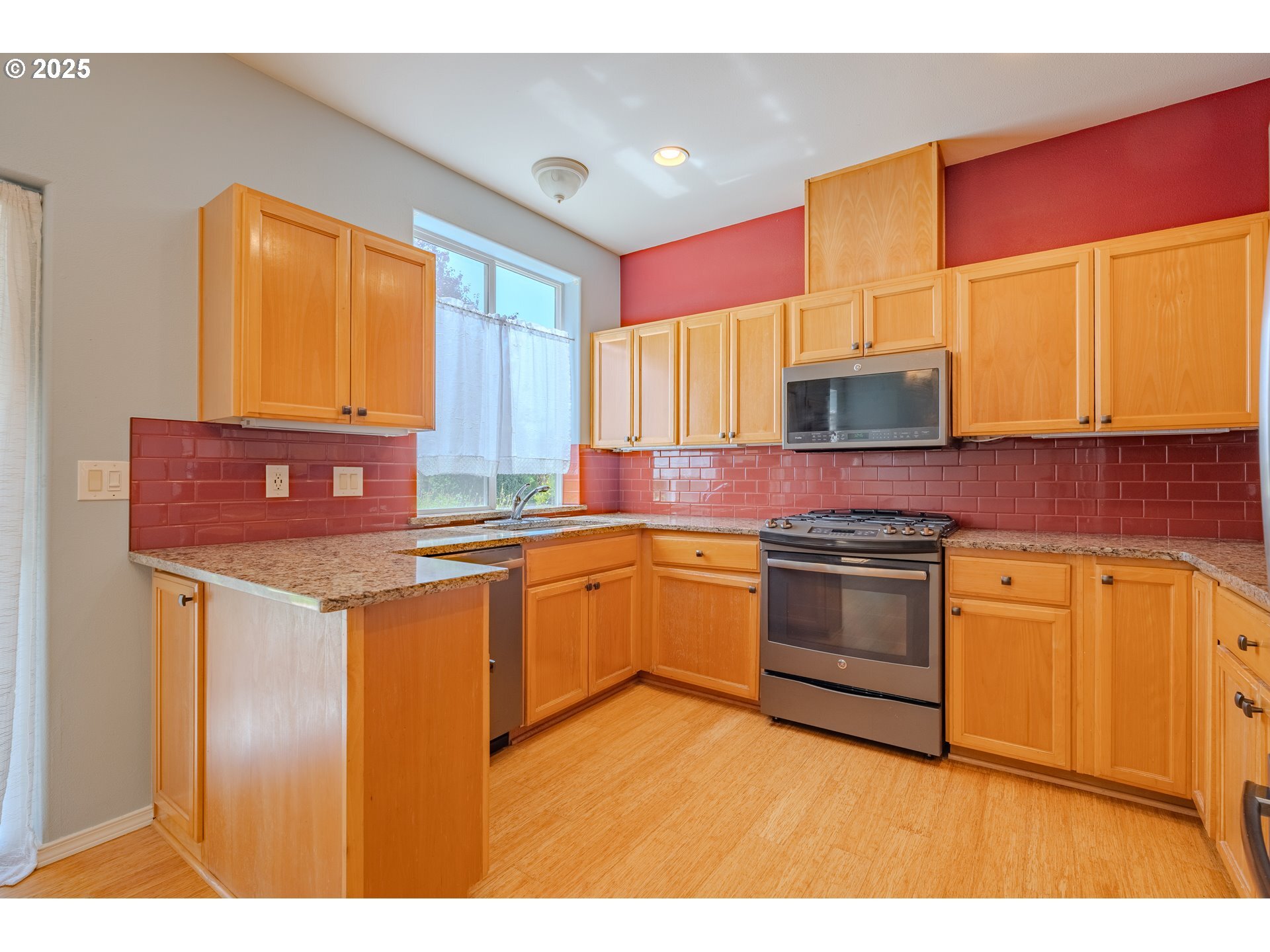 Property Photo: 5264 NE 121st Ave 216U WA 98682