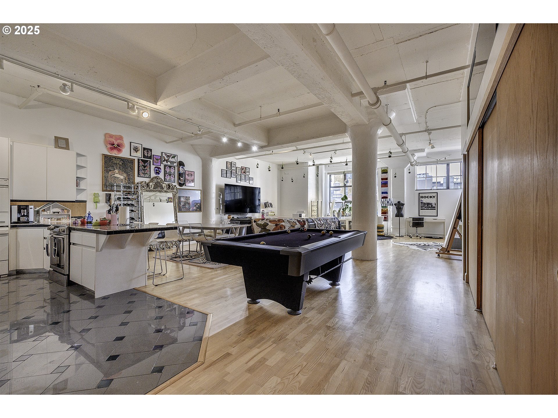 Property Photo: 1314 NW Irving St 504 OR 97209