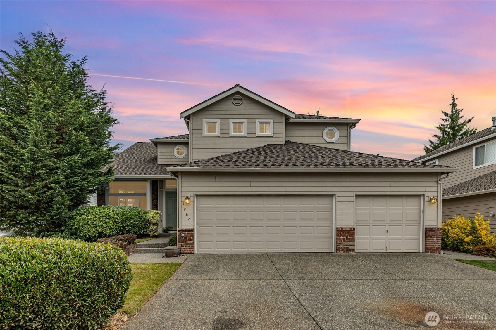 Property Photo: 12822 SE 223rd Place WA 98031