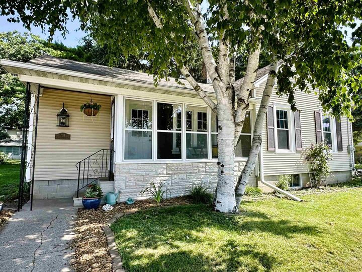 704 Bismarck Avenue  Oshkosh WI 54902-5803 photo