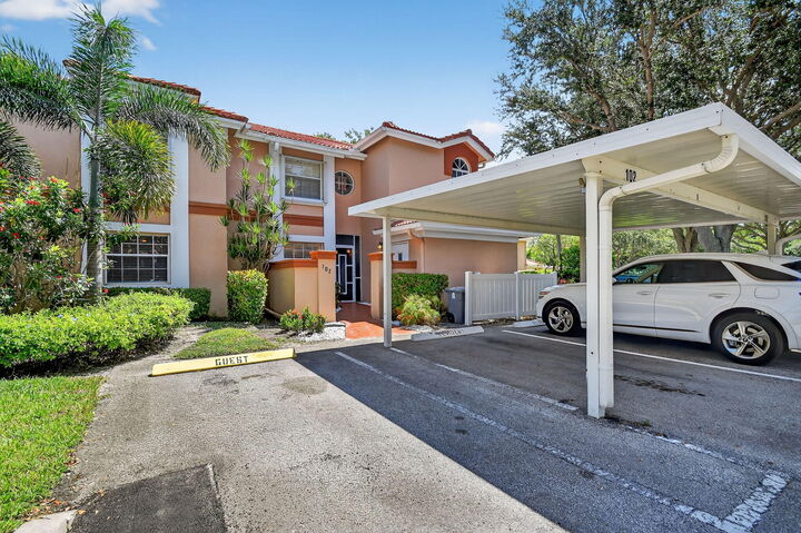 Property Photo: 9685 Shadybrook Drive 102 FL 33437
