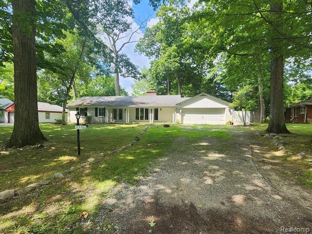 Property Photo: 23760 Oak Glen Drive MI 48033