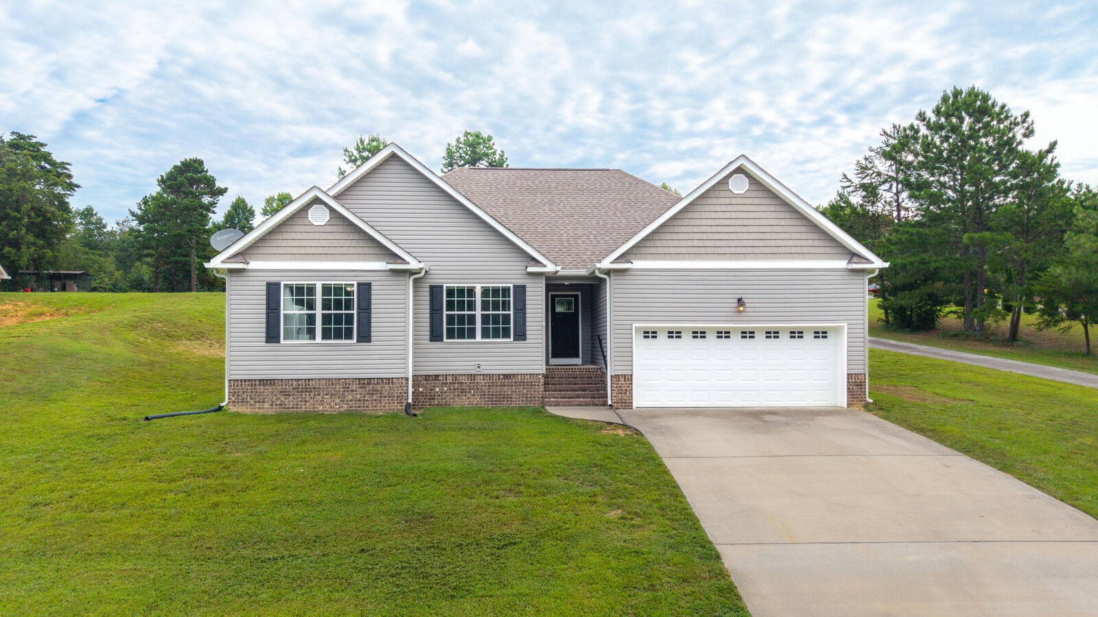 Property Photo:  400 William Way SE  TN 37323 