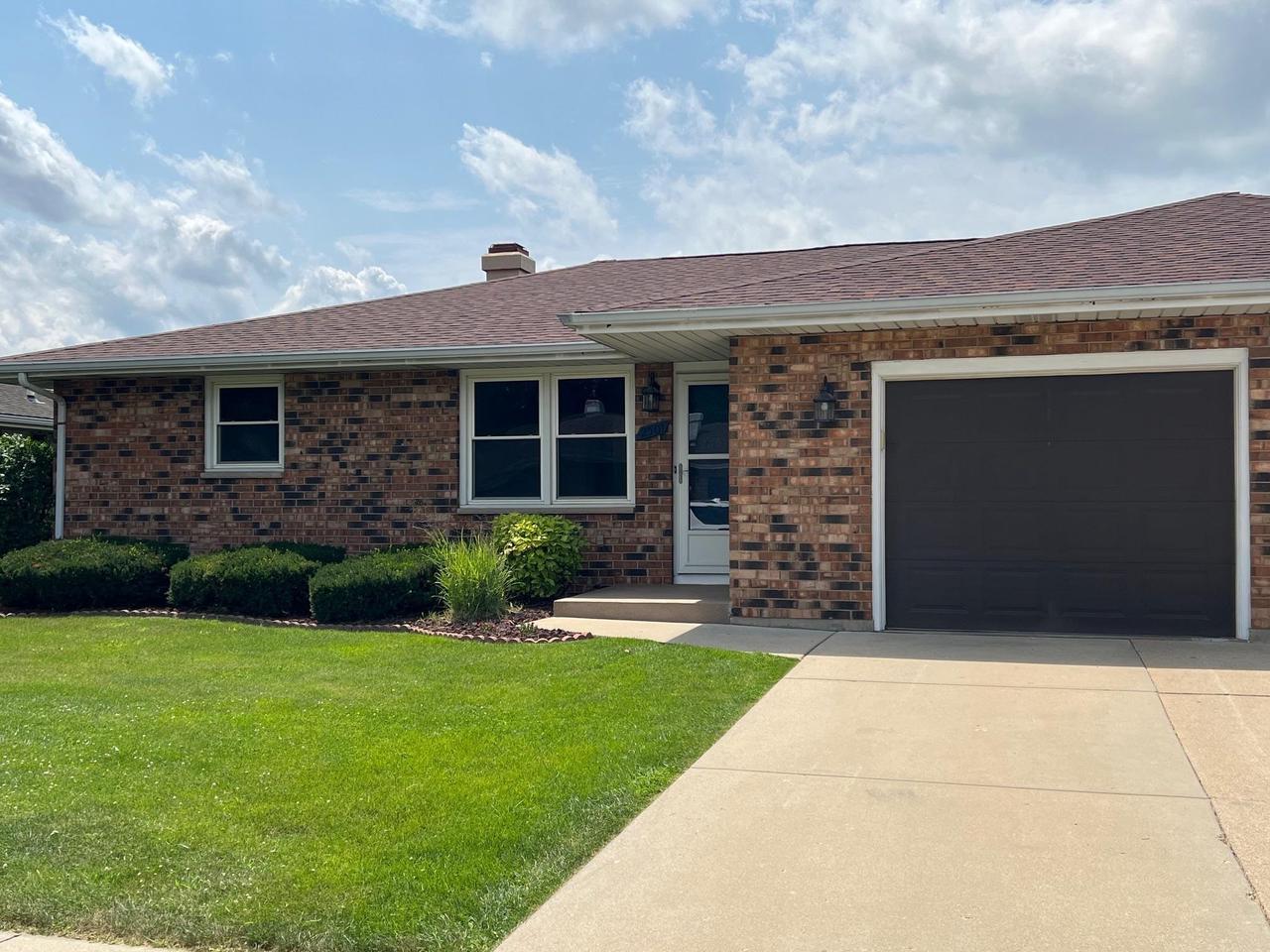 Property Photo:  2501 North Lexington Drive 2  WI 53545 