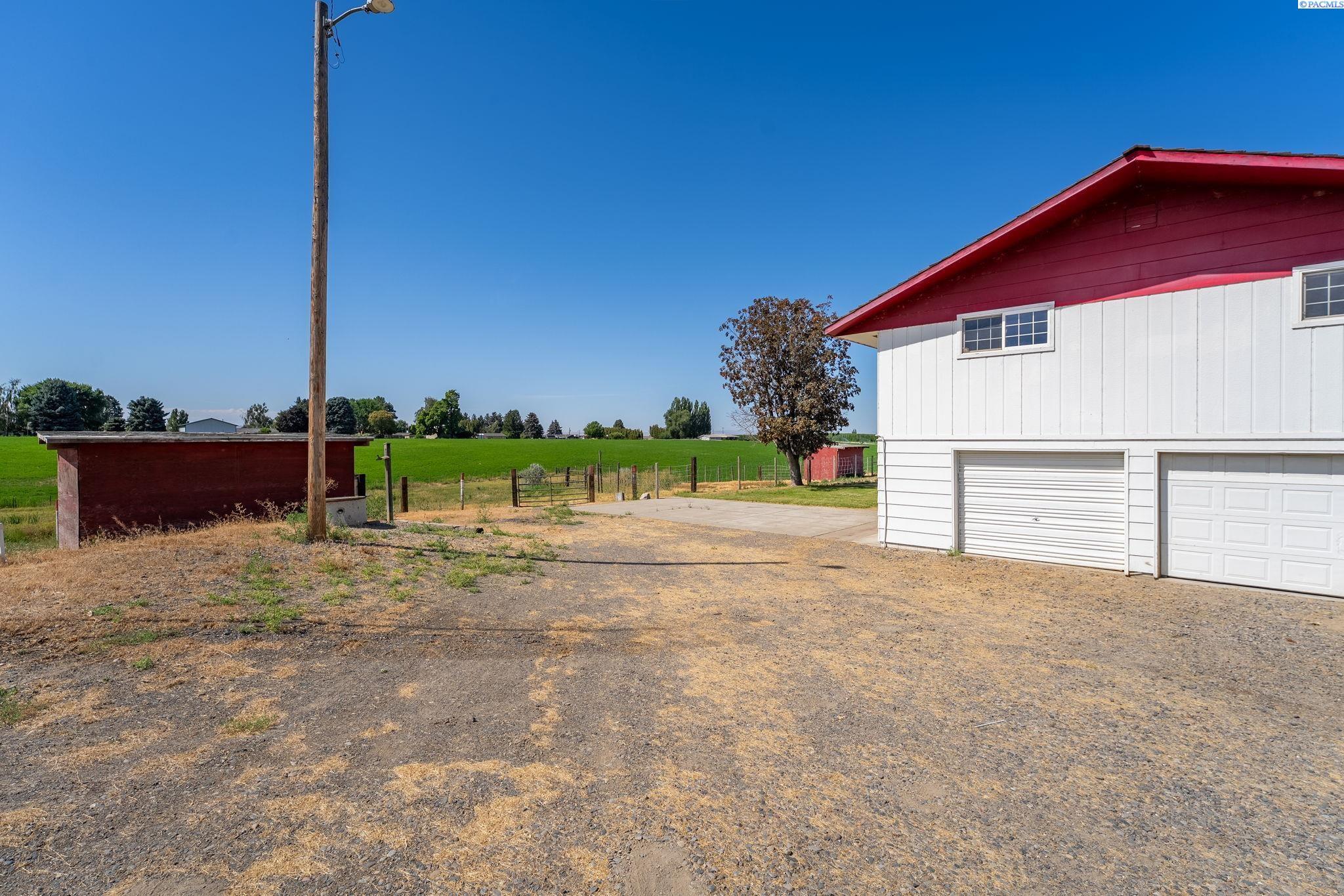 Property Photo: 179301 W Hanks Rd WA 98930
