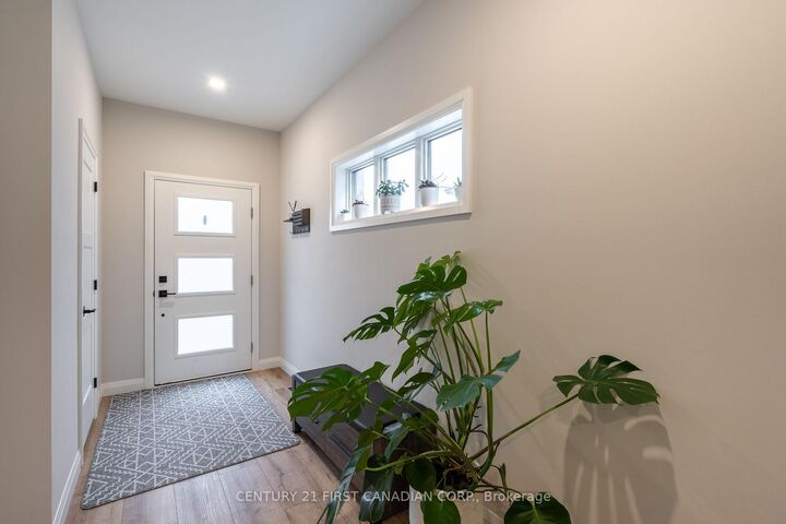 Property Photo:  17 Nicholson Street 26  ON N0M 2J0 