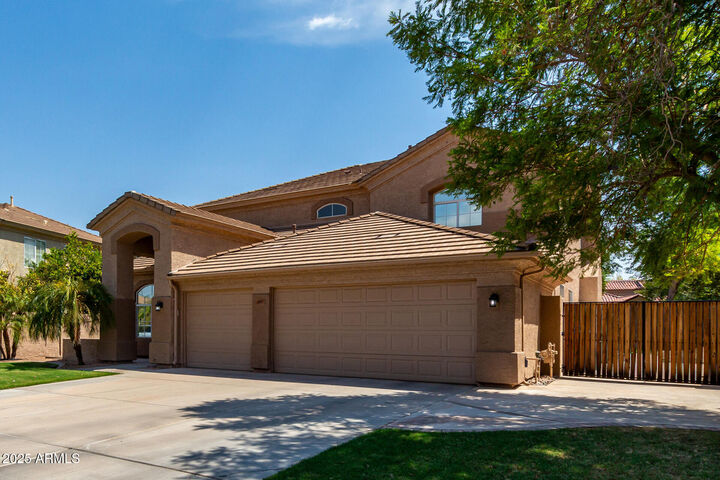 Property Photo:  947 W Ebony Drive  AZ 85248